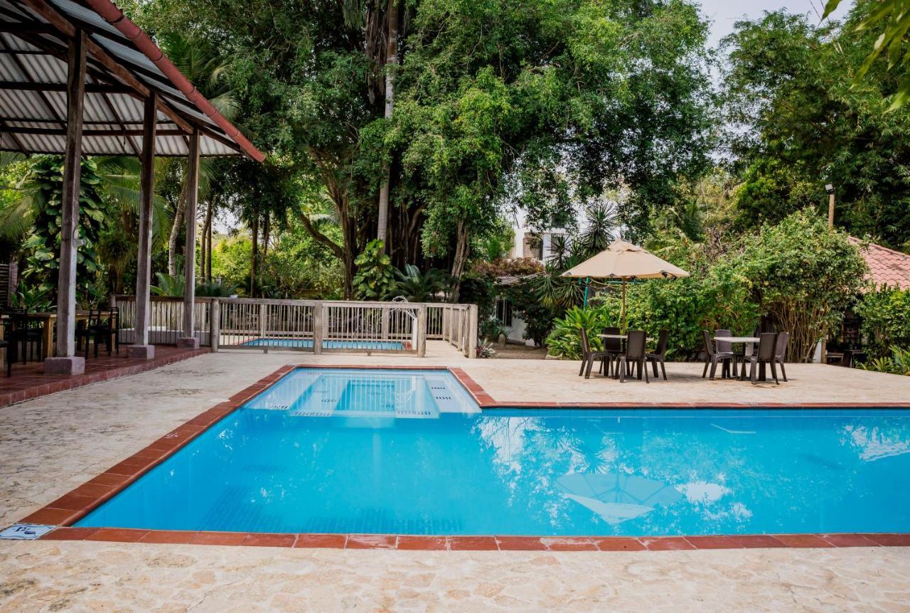 Hotel Restaurante Selva Negra Turbaco ภายนอก รูปภาพ